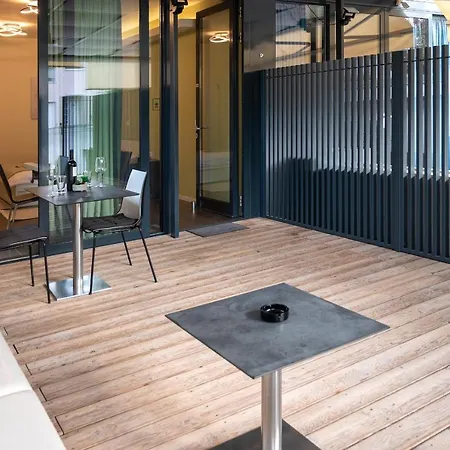 Hana - Λιουμπλιάνα