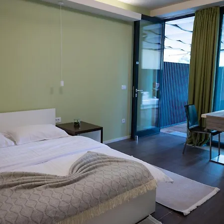 Hana - * Λιουμπλιάνα